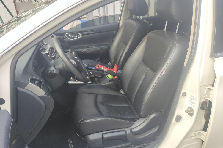 日产 轩逸 2021款 经典 1.6XL CVT豪华版中控内饰19