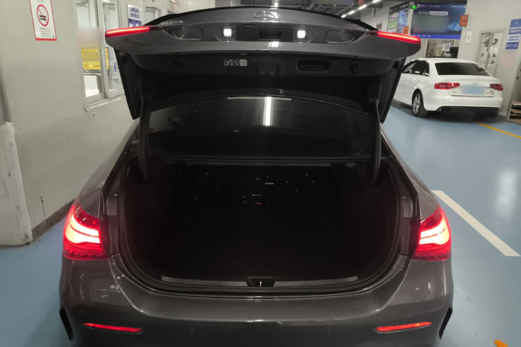 奔驰A级AMG 2024款 AMG A 35 L 4MATIC局部细节23