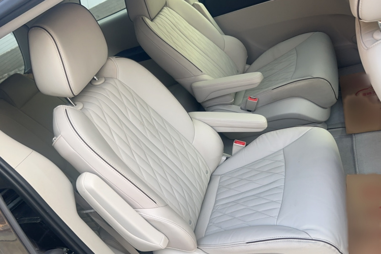 别克GL8 2022款 陆上公务舱 652T 豪华型中控内饰7003