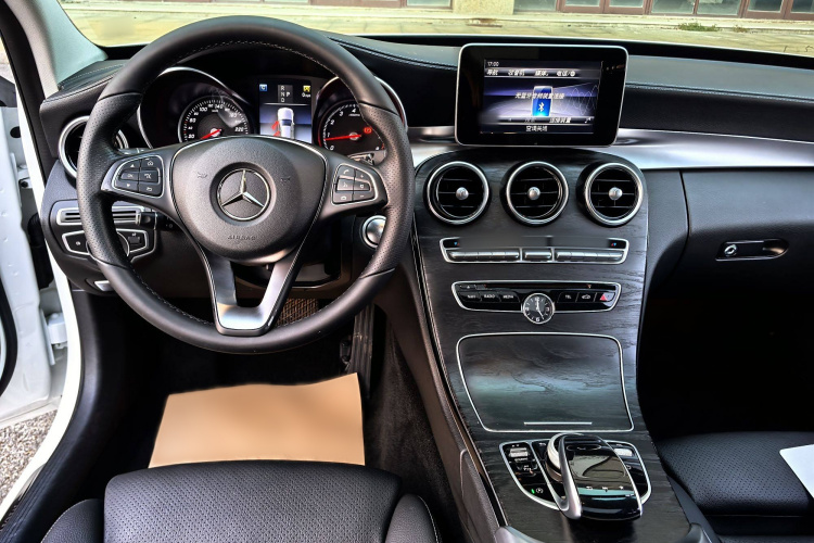 奔驰C级 2018款 C 180 L 时尚型运动版中控内饰7001
