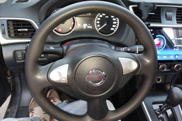 日产 轩逸 2021款 经典 1.6XE CVT舒适版中控内饰13