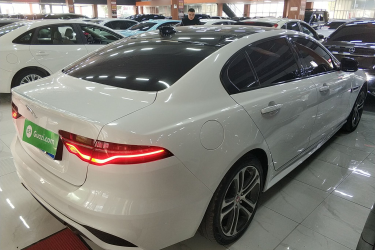 捷豹XEL 2020款 2.0T 200PS R-DYNAMIC S进取运动版车身外观7