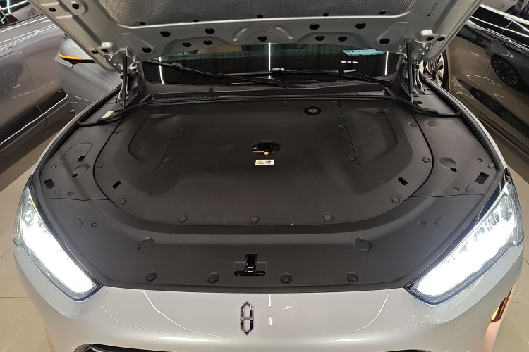 鸿蒙智行 问界M5 2022款 增程四驱性能版局部细节24