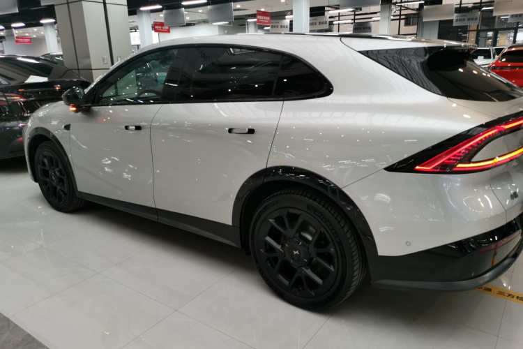 小鹏G7 2025款 702 超长续航 Max车身外观4