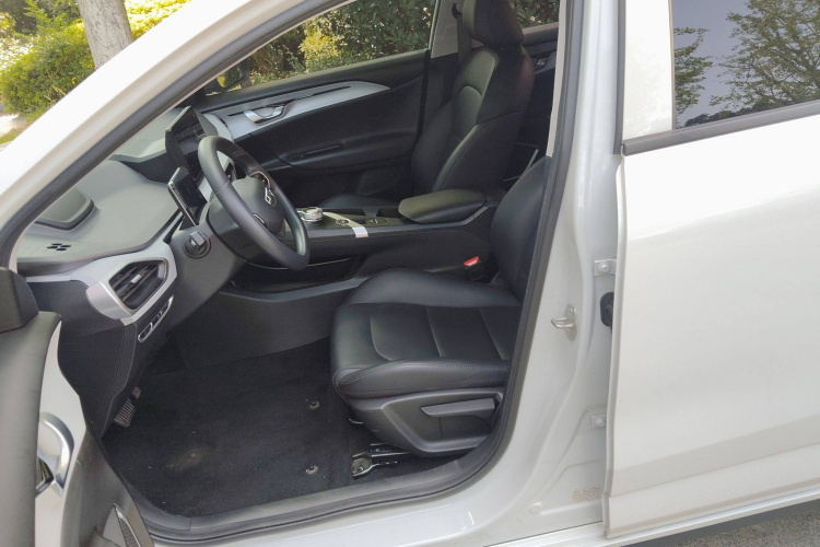 吉利几何A 2024款 410KM 出行版中控内饰19