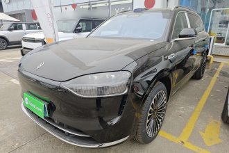 鸿蒙智行 问界M9 2025款 增程 Ultra版 52kWh 6座版