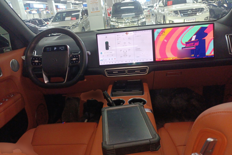 理想汽车 理想L8 2023款 Pro中控内饰12