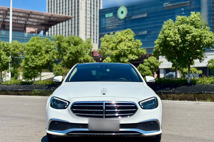 奔驰E级 2023款 E 260 L车身外观6006