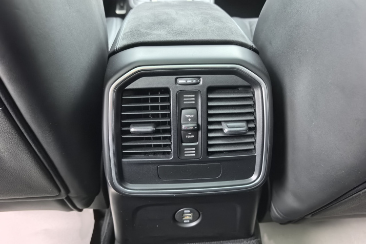 保时捷 2017款 Macan GTS 3.0T中控内饰7010