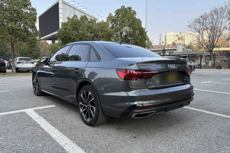 奥迪A4L 2023款 40 TFSI 豪华动感型车身外观6007