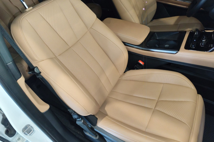 蔚来ES8 2020款 580KM 七座版局部细节41