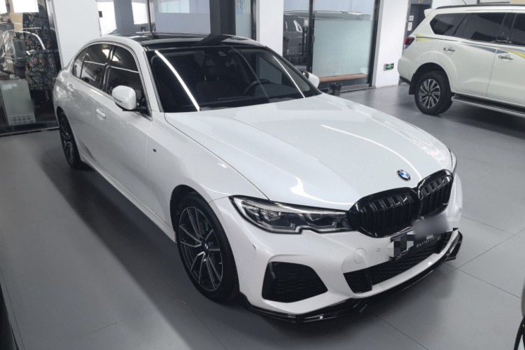 宝马3系 2022款 325Li M运动套装车身外观3