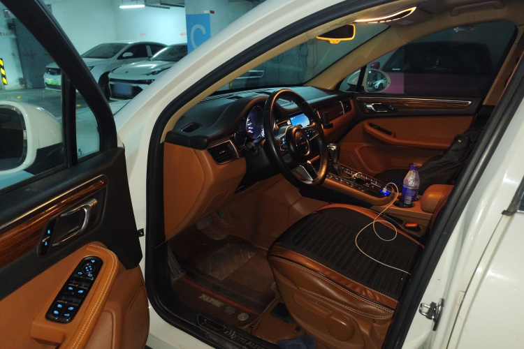 众泰SR9 2017款 2.0T 自动极致之光版中控内饰7003