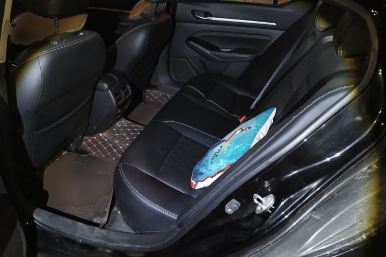 日产 天籁 2021款 2.0L XL 舒适版中控内饰21