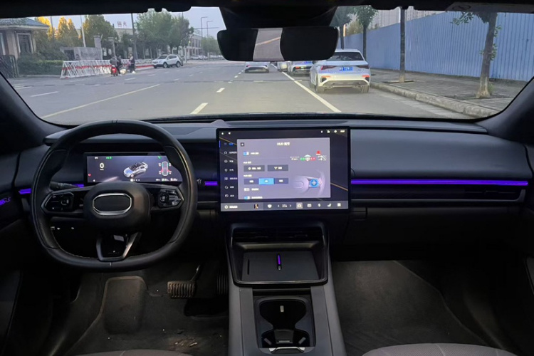 领克07 2024款 EM-P 126长续航 Ultra车身外观6003