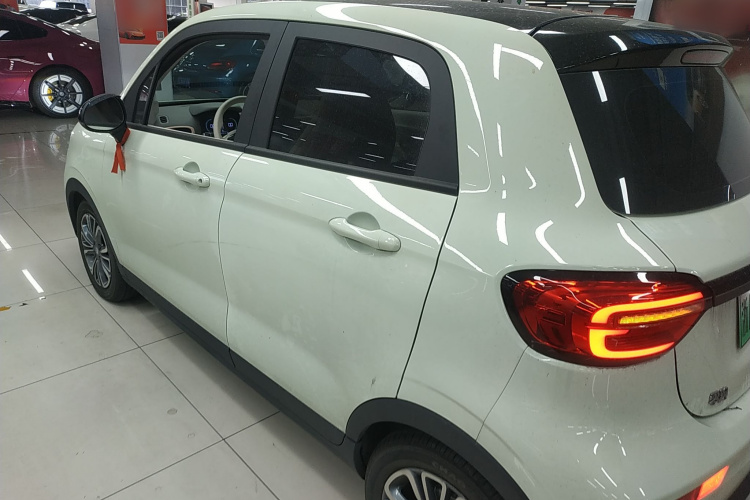 零跑汽车 零跑T03 2024款 403舒享版车身外观4