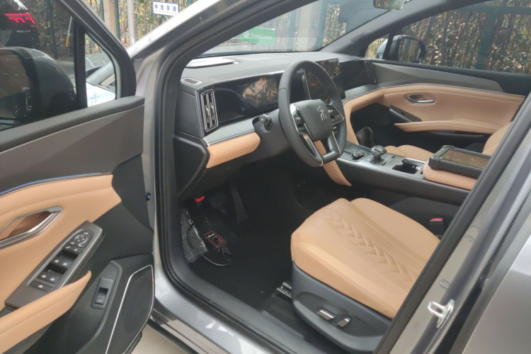 比亚迪 宋L DM-i 2024款 112km 超越型中控内饰20