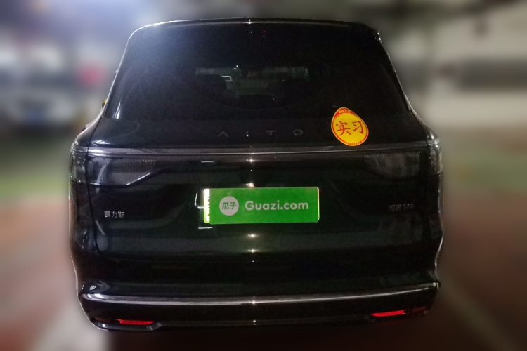 鸿蒙智行 问界M8 2025款 增程 Max版 37kWh 5座版车身外观6