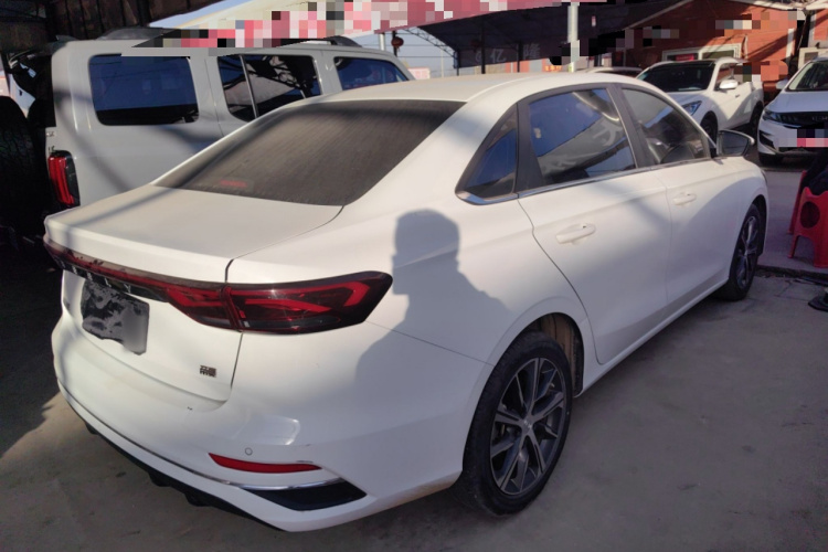 吉利汽车 帝豪 2023款 第4代冠军版 1.5L CVT尊贵型车身外观7