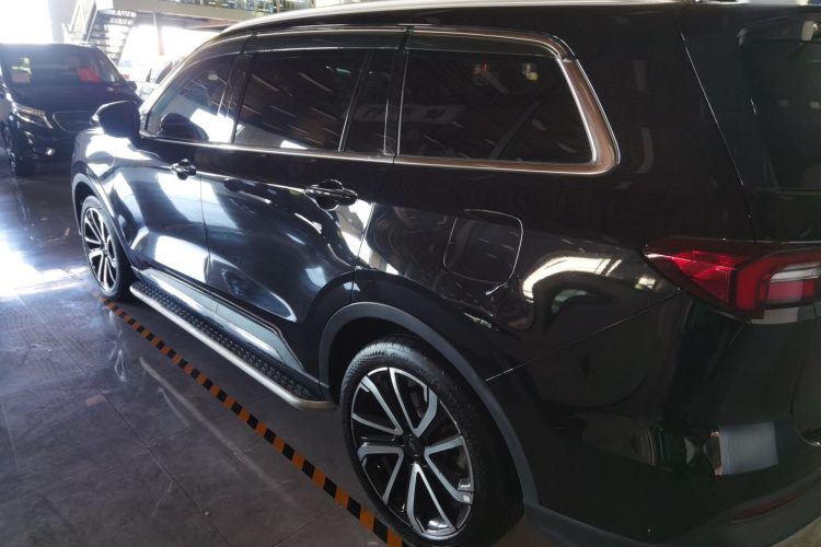 福特 领裕 2023款 EcoBoost 225 尊领型 7座（2/2/3）车身外观4