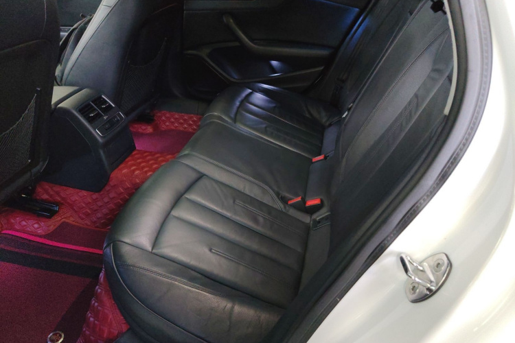 奥迪A4L 2017款 45 TFSI quattro 风尚型中控内饰21