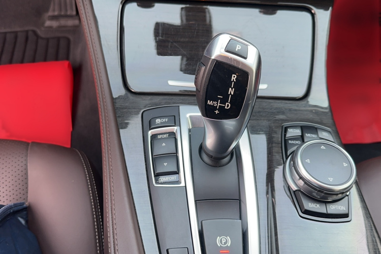 宝马5系 2014款 525Li 豪华设计套装局部细节18