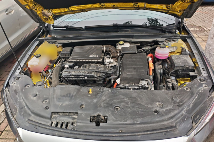 比亚迪 秦PLUS 2024款 荣耀版 DM-i 55KM领先型机舱底盘24