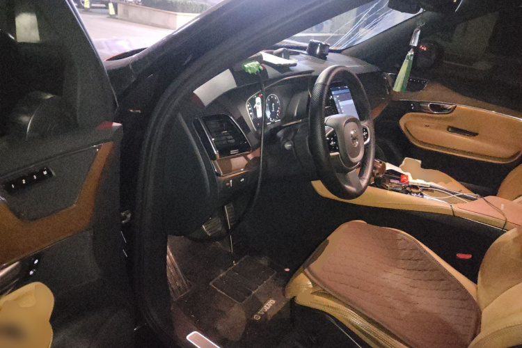 沃尔沃XC90 2017款 T6 智雅版 7座中控内饰20