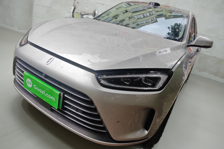 鸿蒙智行 问界M5 2023款 增程四驱智驾版车身外观1