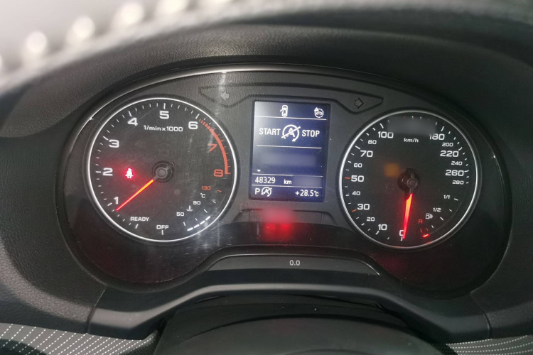 奥迪Q2L 2022款 35 TFSI 进取动感型局部细节14