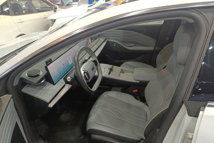 吉利银河 银河E8 2024款 550km 后驱PRO中控内饰19