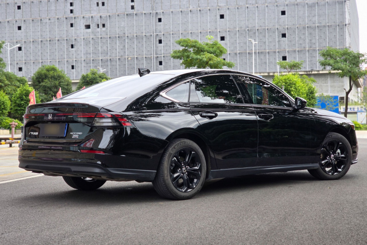 本田 雅阁 2025款 260TURBO 豪华版车身外观6004