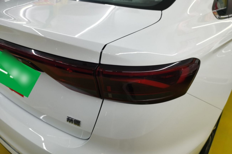 吉利汽车 帝豪 2025款 第4代 1.5L CVT尊贵型车身外观9