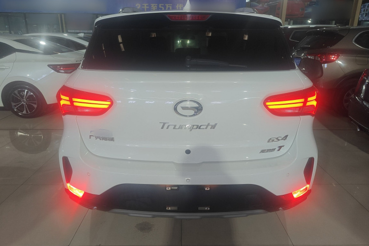 广汽传祺 传祺GS4 2018款 235T 自动两驱豪华智联百万纪念版车身外观6