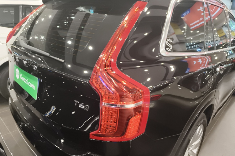 沃尔沃XC90 2018款 T6 智逸版 7座车身外观9