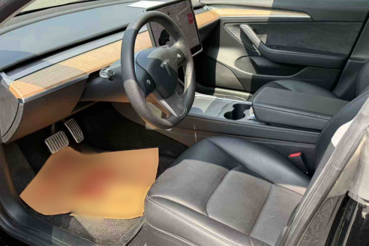 特斯拉 Model 3 2021款 标准续航后驱升级版中控内饰7004