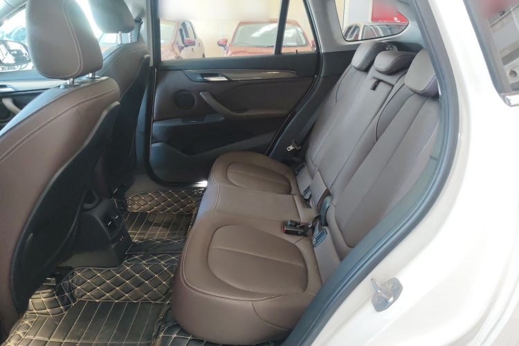 宝马X1 2019款 xDrive20Li 尊享型中控内饰7004