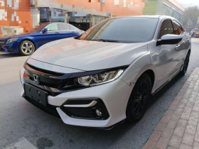 本田 思域 2021款 HATCHBACK 220TURBO CVT新锐控