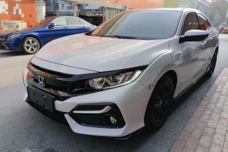 本田 思域 2021款 HATCHBACK 220TURBO CVT新锐控