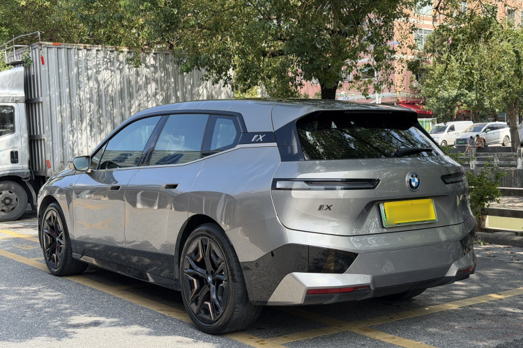 宝马iX 2022款 M60车身外观6003