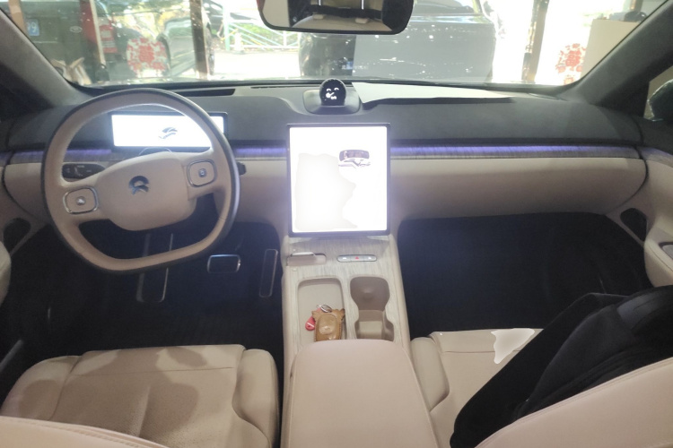 蔚来ET7 2022款 75kWh中控内饰12