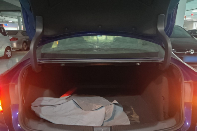 别克 君威 2017款 GS 28T 尊贵型机舱底盘23