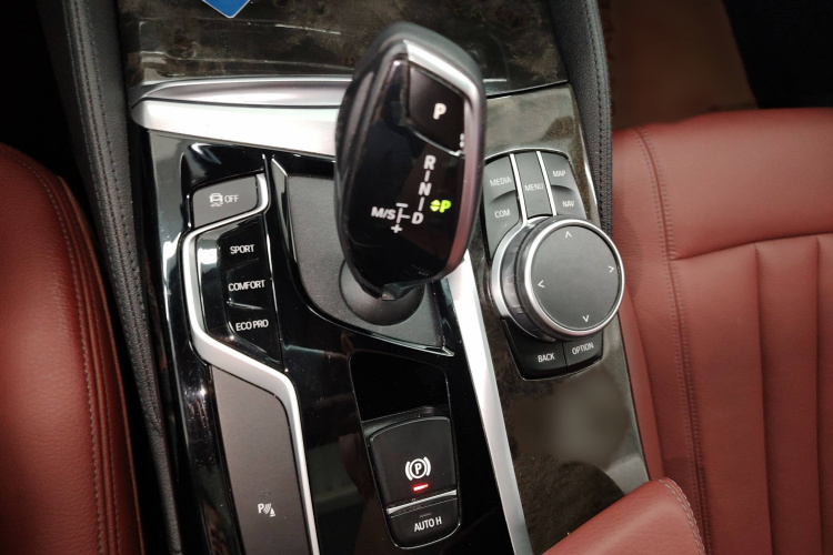 宝马5系 2020款 530Li 领先型 M运动套装局部细节18