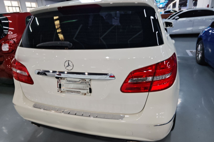 奔驰B级 2012款 B 200车身外观6