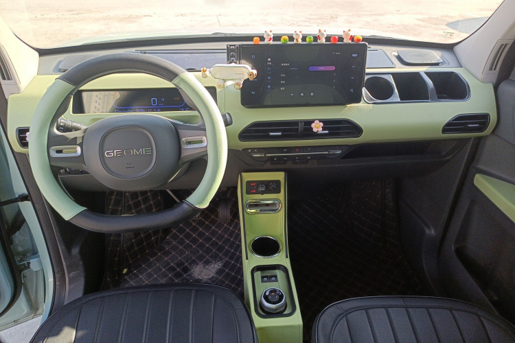 吉利银河 2023款 熊猫mini 200km 耐力熊中控内饰12