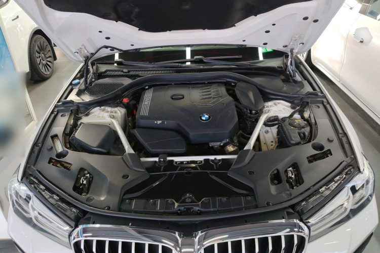 宝马5系 2021款 改款 525Li M运动套装机舱底盘24