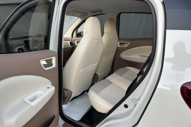 五菱汽车 宏光MINIEV 2025款 四门版 臻享+款中控内饰7001