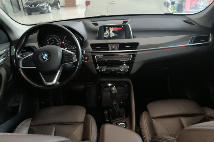 宝马X1 2018款 sDrive18Li 尊享型中控内饰12