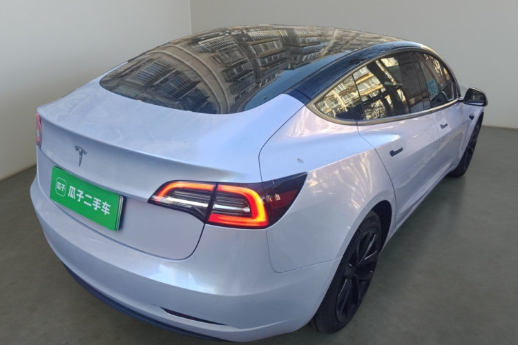 特斯拉 Model 3 2022款 后轮驱动版车身外观7