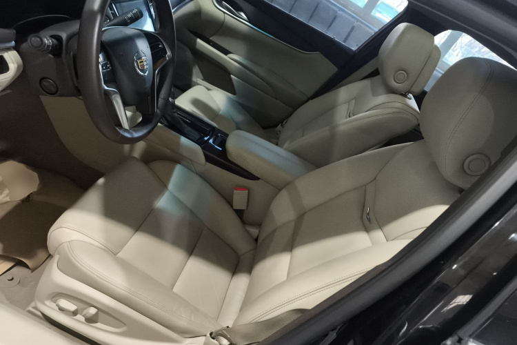 凯迪拉克XTS 2014款 28T 舒适型中控内饰19